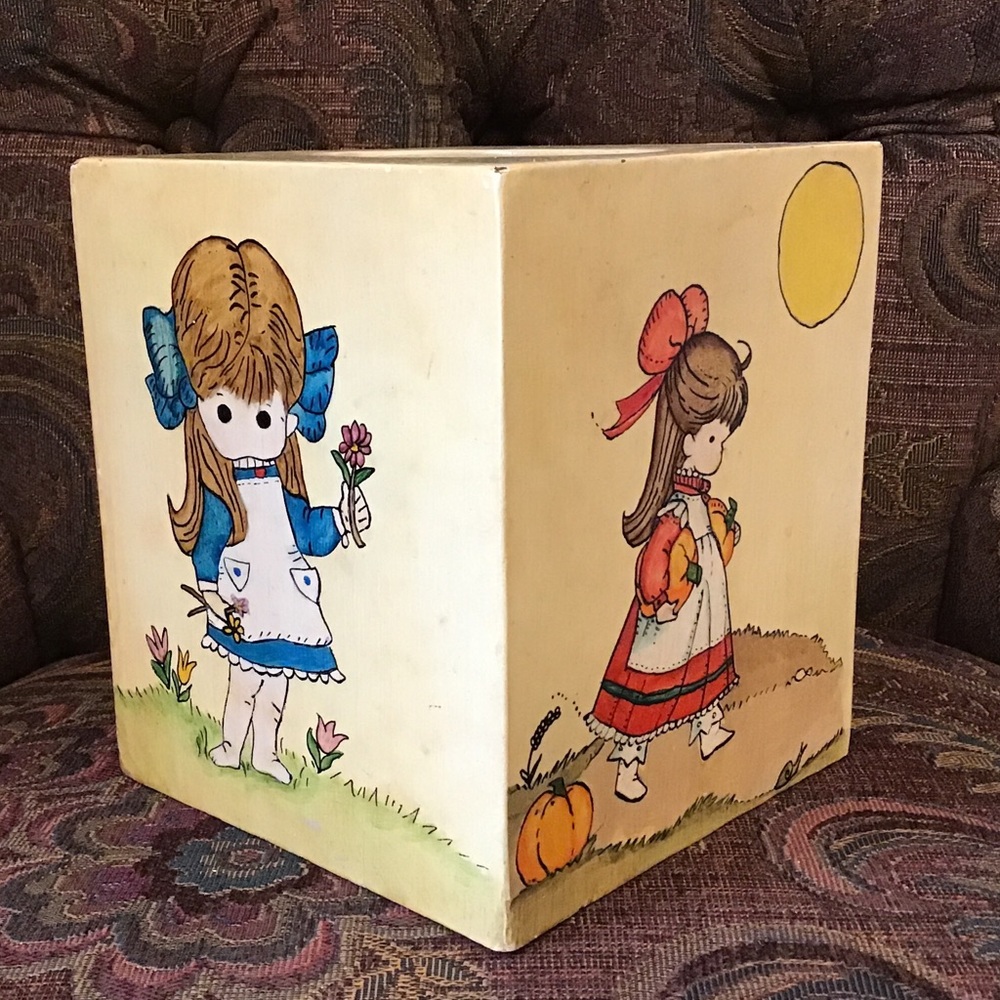 Vintage hand painted tissue holder